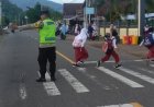 Berikan Keamanan Pelajar Saat Jam Masuk Sekolah, Polsek Jereweh Gelar Rawan Pagi